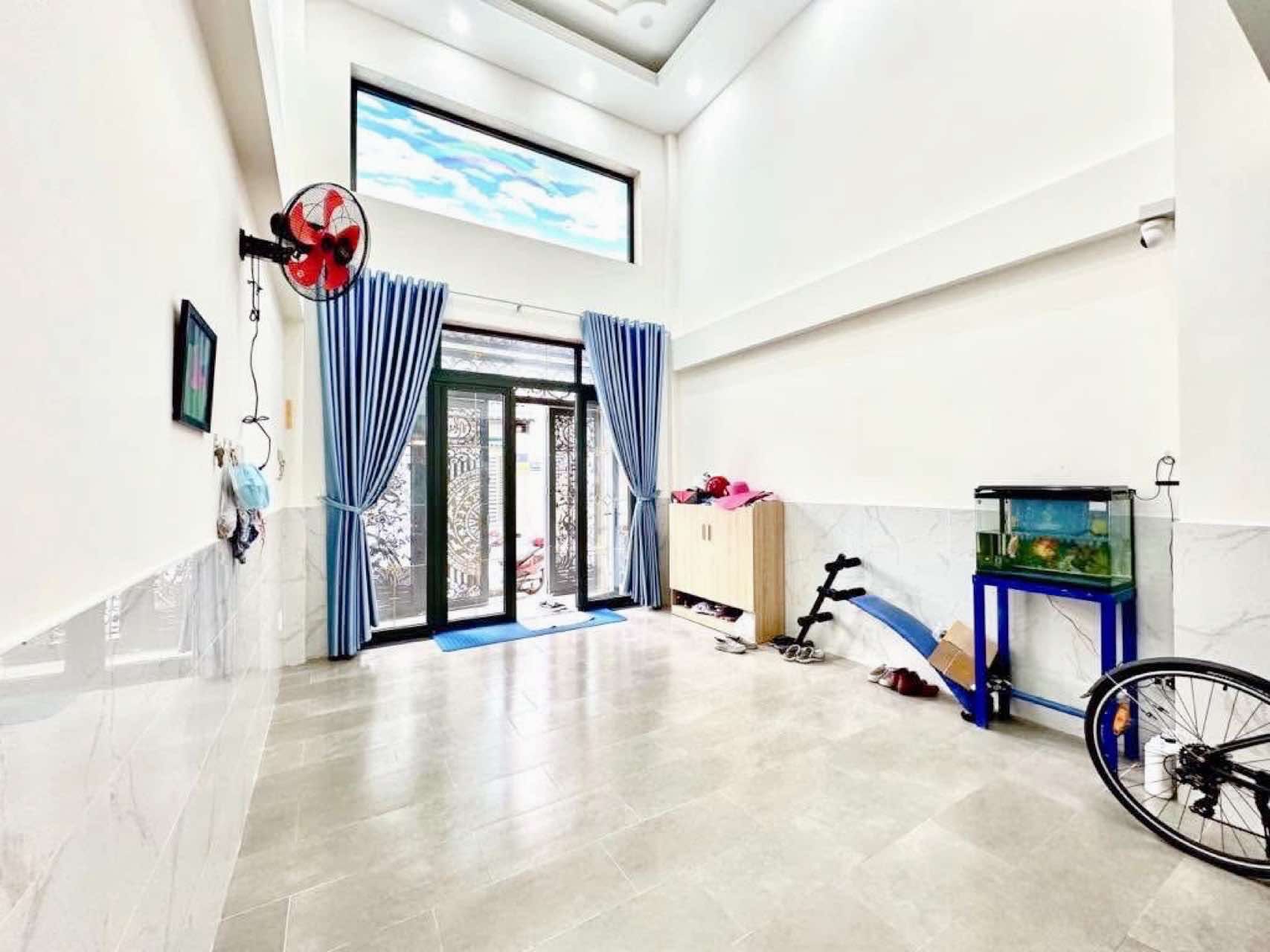 Bán nhà 55m2-5tang Lê Thị Riêng , đường 8m , liền kề UBND Q12 , 6 tỷ 0932030061