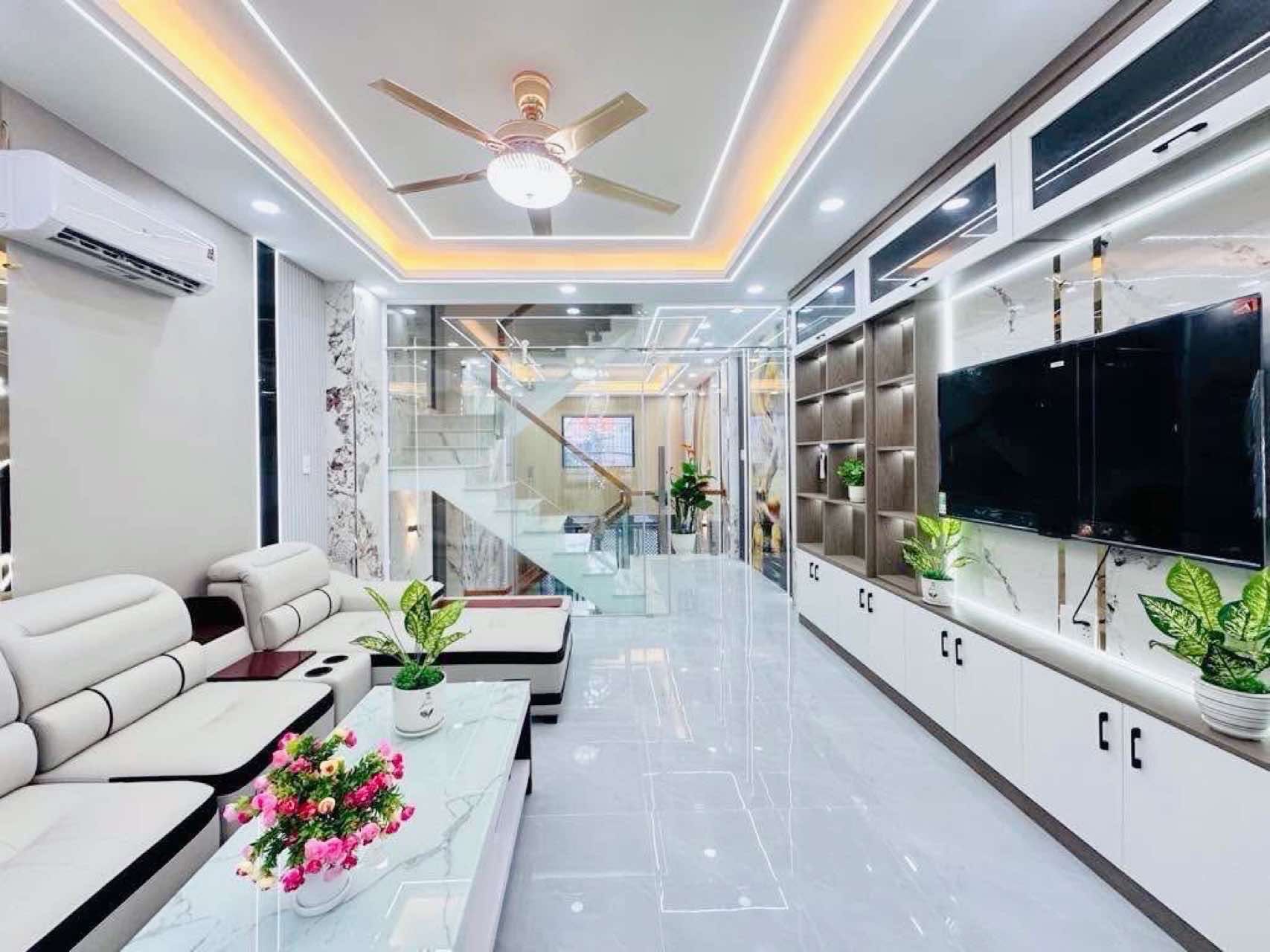 Nhà mới hxh full nt 57m2-5tang sát mt Huỳnh Thị Hai Q12 , liền kề chợ Ngã 3 Bầu , 6 tỷ 0932030061