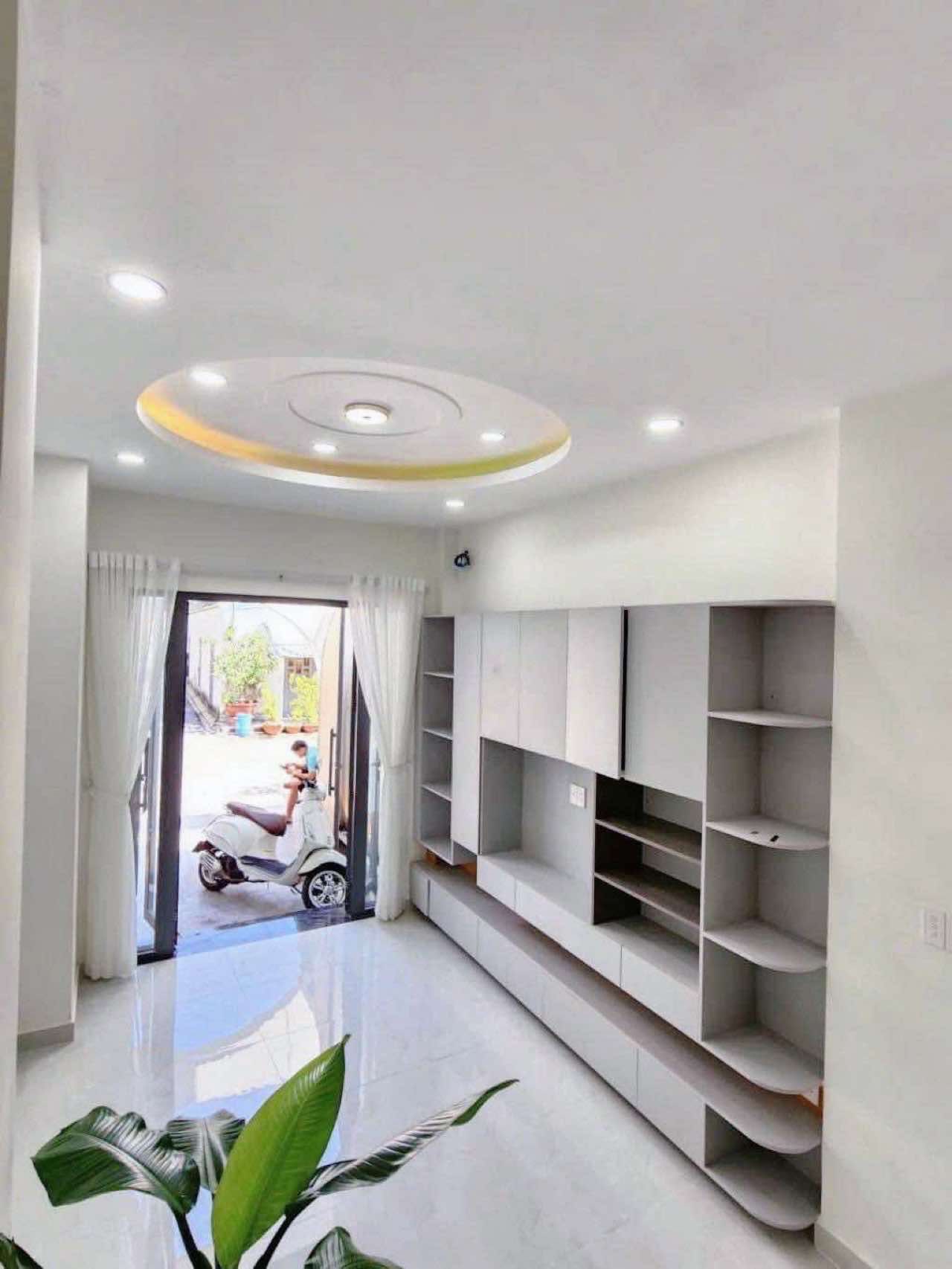 Bán nhà mặt tiền Trung Mỹ Tây 10 Q12 , 43m2-3tang , thu nhập 8tr/thang , 4 tỷ nhỉnh 0932030061