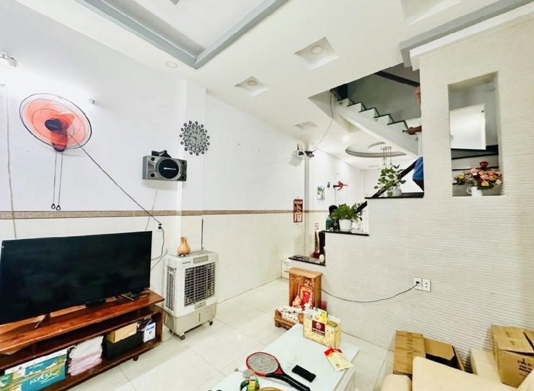 Bán nhà hxh 64m2-3tang sát mt Trần Thị Hè Q12 , liền kề Ngã 3 Đông Quang - 4 tỷ nhỉnh 0932030061