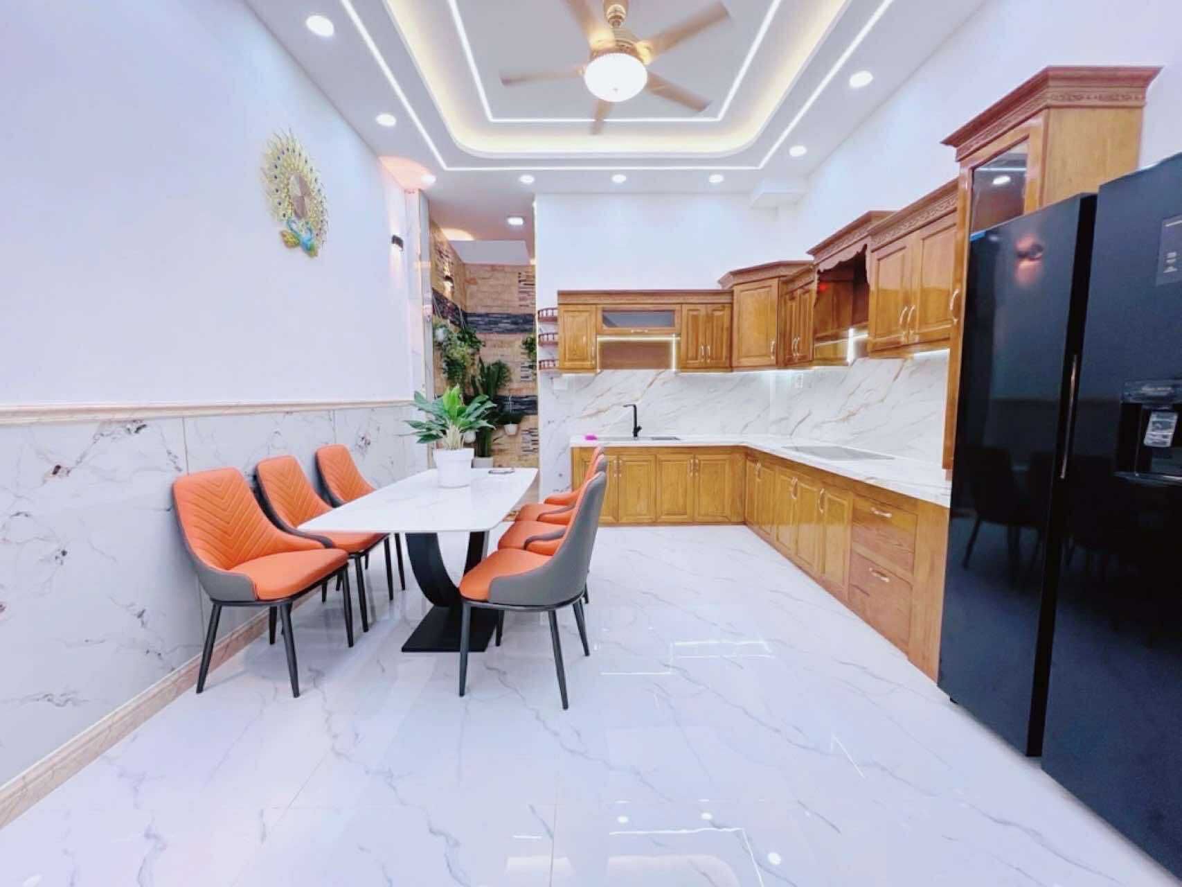 Nhà mới full nt đường 8m- 70m2-3tang Bùi Văn Ngữ Q12 ,sát Ngã 3 Đông Quang - 6 tỷ nhỉnh 0932030061