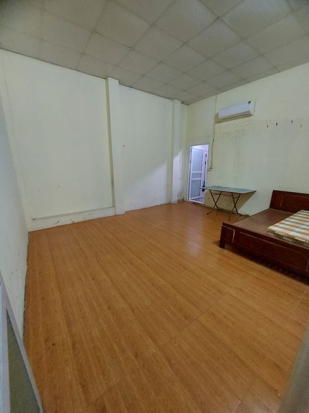 Hiện mình còn 01 phòng khép kín cho thuê. Giá 900k/ tháng số 14 Trần Hưng Đạo, B6, Bắc Lệnh