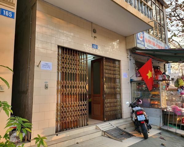 Cho thuê nhà 3 tầng, đường ngang Phan Thiết SN 167, đối diện Trường TH Phan Thiết có thể kinh doanh