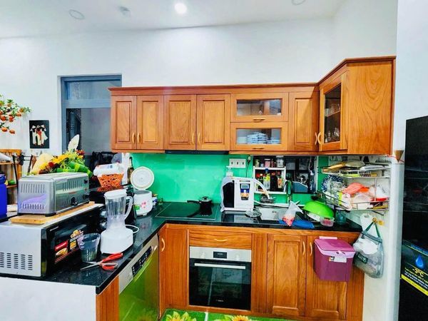 Bán nhanh nhà 3 tầng hẻm Mai Xuân Thưởng - Vĩnh Hải Tp Nha Trang