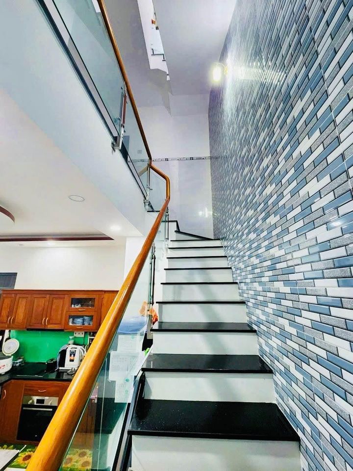 Bán nhanh nhà 3 tầng hẻm Mai Xuân Thưởng - Vĩnh Hải Tp Nha Trang