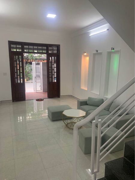 Nhà 2 Tầng - Sát Bệnh Viện Chấn Thương Chỉnh Hình - Ra Phạm Văn Đồng chỉ 50m.
