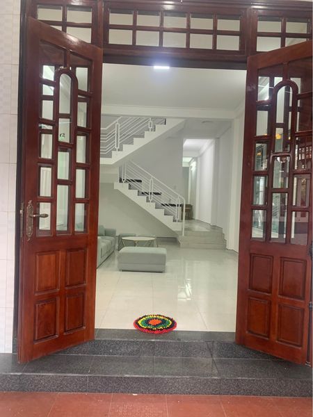 Nhà 2 Tầng - Sát Bệnh Viện Chấn Thương Chỉnh Hình - Ra Phạm Văn Đồng chỉ 50m.