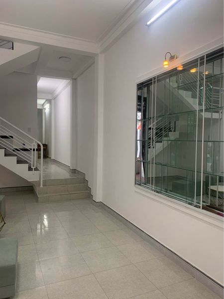 Nhà 2 Tầng - Sát Bệnh Viện Chấn Thương Chỉnh Hình - Ra Phạm Văn Đồng chỉ 50m.
