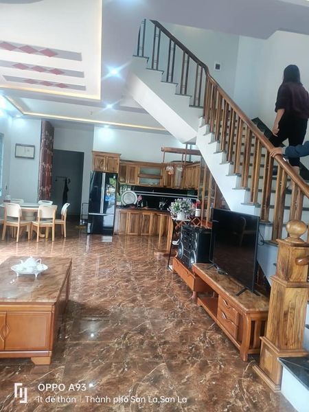 Gia chủ chuyển về HN cần bán Nhà 3 tầng tổng DT 3 sàn 325m thuộc tổ 17 p Chiềng Sinh Sơn La