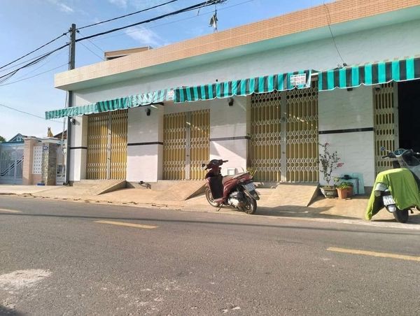 Cuối năm chủ kẹt tiền cần bán gấp 5 căn kiot mặt tiền nhựa Long tân đất đỏ