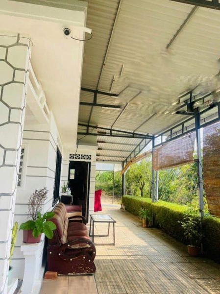 Cho thuê nhà sân vườn Khe Sanh Phường 10 Đà Lạt view đẹp. Diện tích 500m2 ,3 phòng ngủ. Giá 10tr