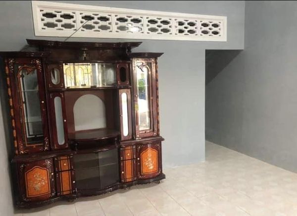 Cho thuê nhà nguyên căn cách công viên cổng chào Đồng Khởi 100m, hẻm Cty rượu Phú Lễ vào 50m