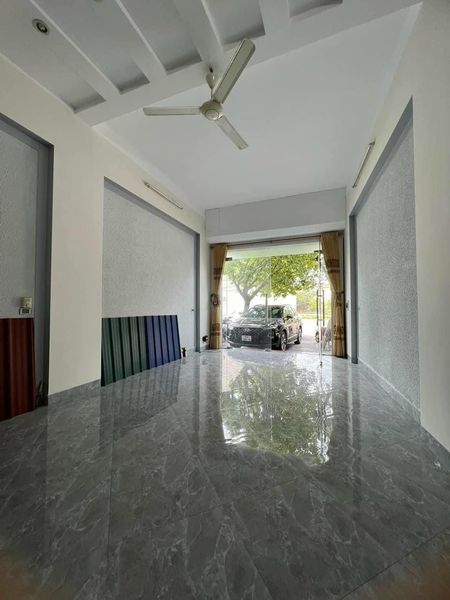 Chính chủ do không ở đến cần sang nhượng căn nhà 3 tầng tại trục chính Nguyễn Thị Lựu Bắc Giang