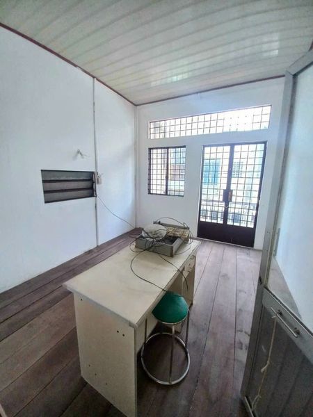 Cho thuê nhà trệt lầu 4,5 triệu, cọc 1 tháng- gần Vincom Hùng Vương