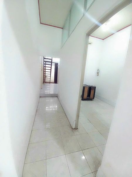 Cho thuê nhà trệt lầu 4,5 triệu, cọc 1 tháng- gần Vincom Hùng Vương
