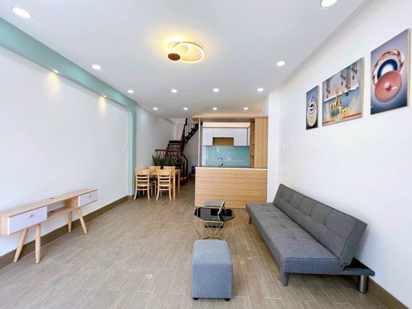 Cho thuê Nhà mới- nhiều nội thất. Hẻm 132, đường 3/2, Hưng Lợi, Ninh Kiều. Giá 7,5 triệu/tháng