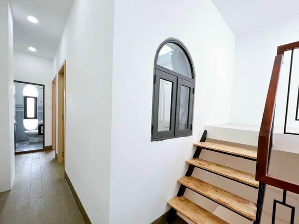 Cho thuê Nhà mới- nhiều nội thất. Hẻm 132, đường 3/2, Hưng Lợi, Ninh Kiều. Giá 7,5 triệu/tháng