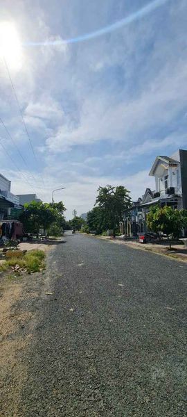 Chủ cần tiền đi Hàn định cư cần bán căn nhà vừa hoàn thiện khu cát tường P3, Tp Vị Thanh Hậu Giang