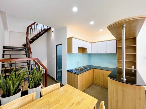Cho thuê Nhà mới- nhiều nội thất. Hẻm 132, đường 3/2, Hưng Lợi, Ninh Kiều. Giá 7,5 triệu/tháng