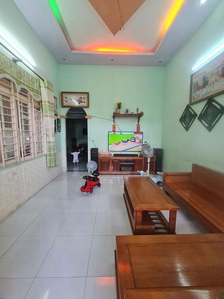 Bán nhà gac lửng dt 5x15 hướng đông Vt: tổ 10 ,kp3 Trảng dài