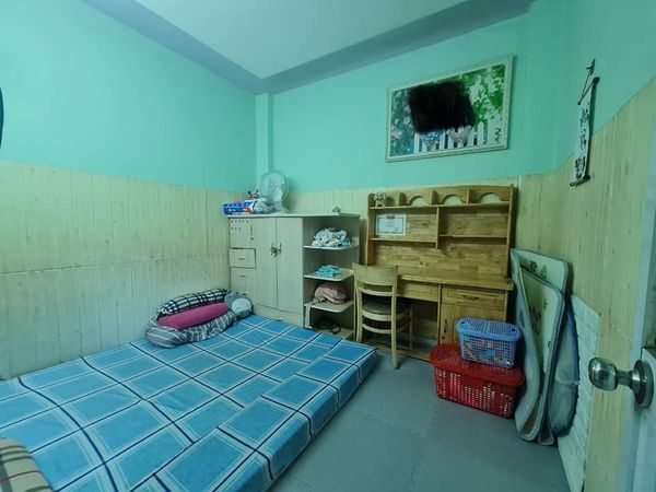 Bán nhà gac lửng dt 5x15 hướng đông Vt: tổ 10 ,kp3 Trảng dài