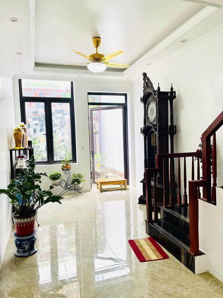 Bán căn nhà 5 tầng trung tâm phố thuộc phường quang trung thành phố thái bình