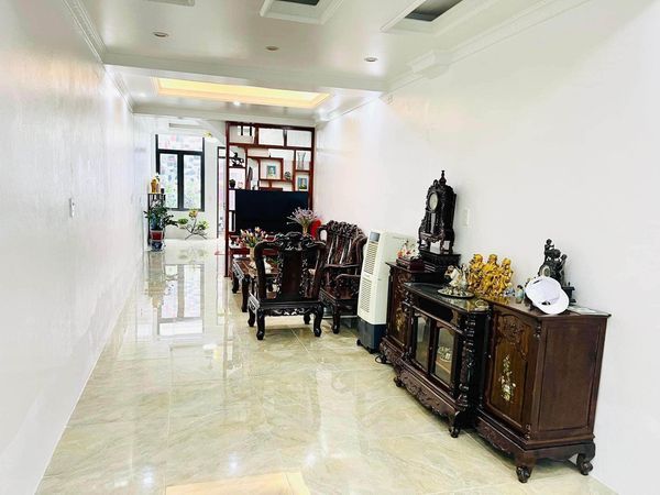 Bán căn nhà 5 tầng trung tâm phố thuộc phường quang trung thành phố thái bình