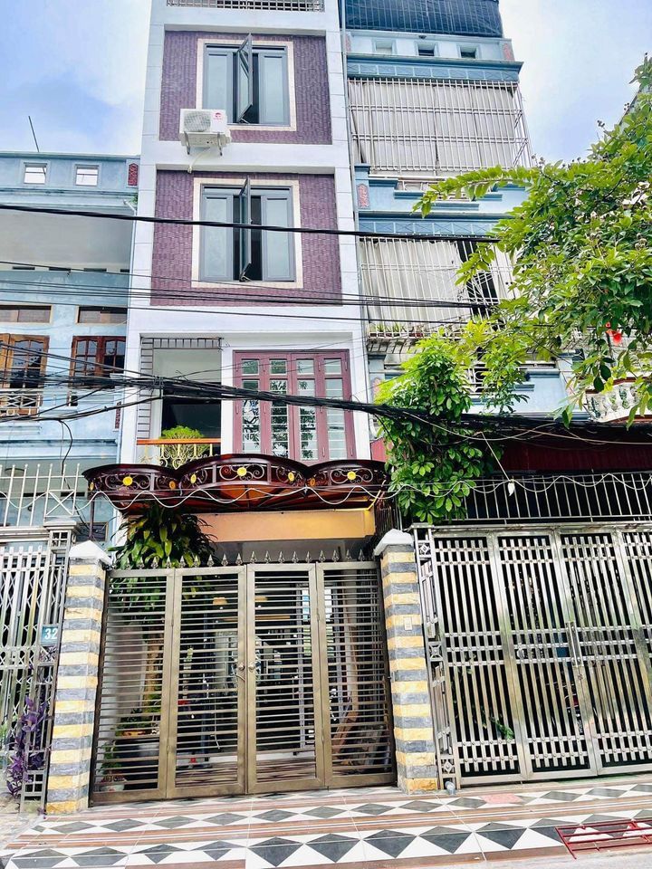 Bán căn nhà 5 tầng trung tâm phố thuộc phường quang trung thành phố thái bình