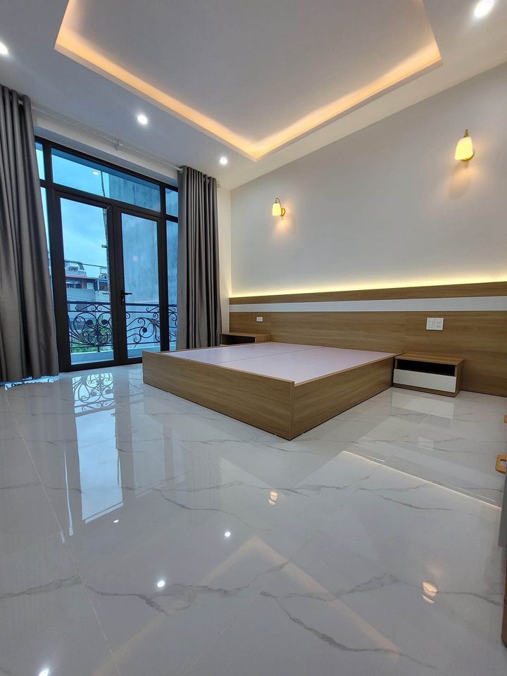 BÁN NHÀ 3 TẦNG KDC BỜ AO SƯ PHẠM CŨ, QUANG TRUNG TP THÁI NGUYÊN