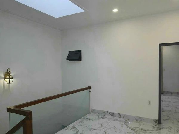 BÁN NHÀ ĐẸP XUẤT SẮC 1 TRỆT 1 LẦU ĐƯỜNG Ô TÔ NGAY TRUNG TÂM phường 3 TP Vĩnh Long