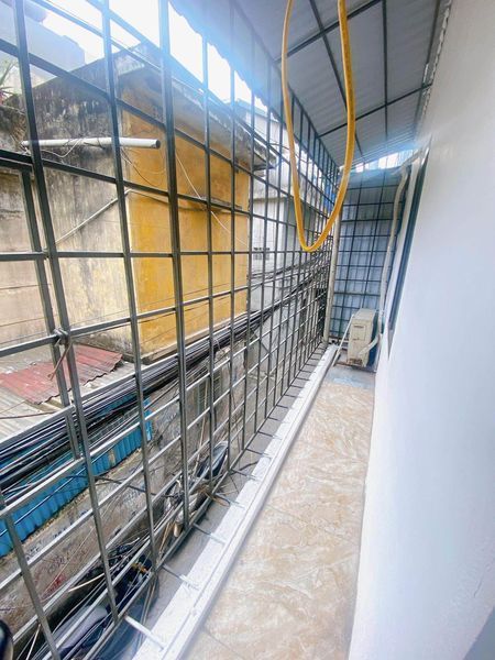 CẦN BÁN CĂN HỘ TẬP THỂ MẶT PHỐ THÁI THỊNH - 2 MẶT THOÁNG - 2 NGỦ -2VS