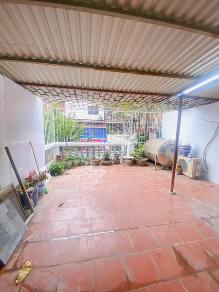 CẦN BÁN CĂN HỘ TẬP THỂ MẶT PHỐ THÁI THỊNH - 2 MẶT THOÁNG - 2 NGỦ -2VS