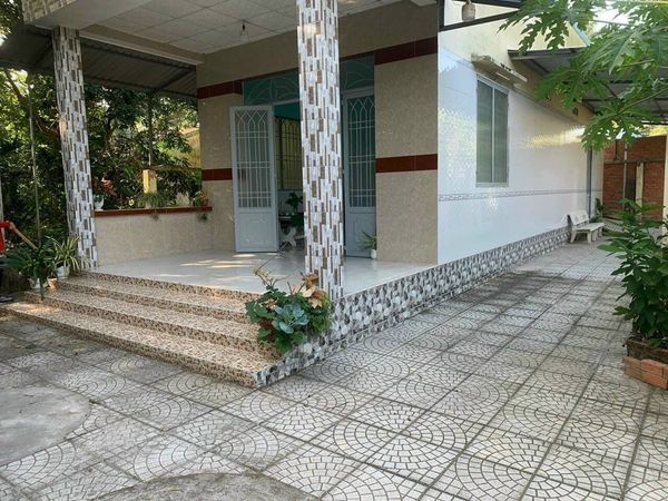 Cho thuê nhà Nguyên căn sau lưng Uỷ ban xã Bình Phú
