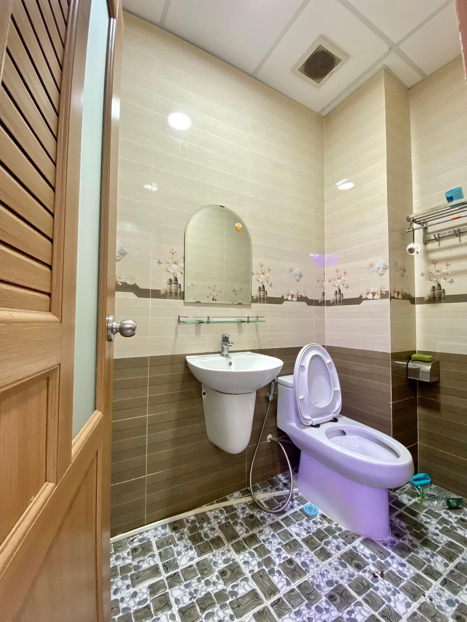 NHÀ MẶT TIỀN DT RỘNG VỊ TRÍ ĐẸP GẦN ĐẠI HỌC CÔNG NGHỆ BẾ VĂN ĐÀN P. AN HOÀ