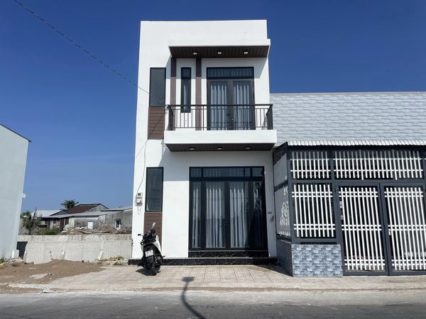 NHÀ TRỆT LẦU 2 MẶT TIỀN - ĐƯỜNG 30/4 SÓC TRĂNG