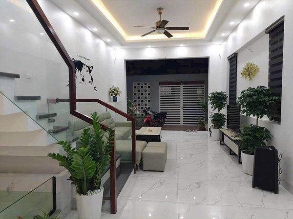 Đẹp XUẤT XẮC LUÔN Cần bán ngôi nhà 3 tầng( lô góc) Hai Vân, tp Bắc Ninh.