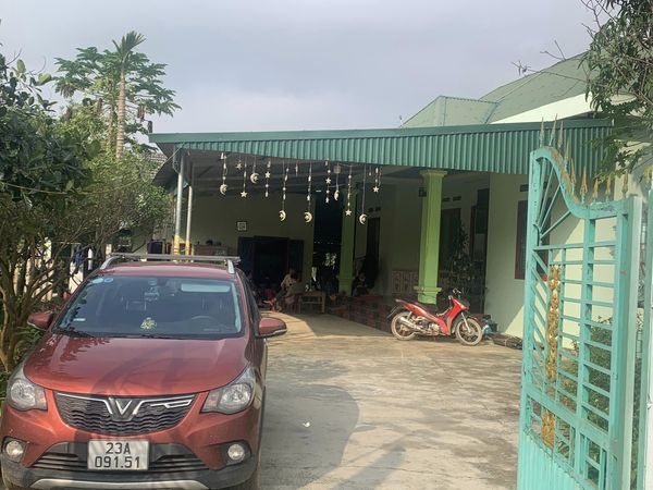 Do chuyển nơi ở, Ông bà em cần bán căn nhà vườn cấp 4 mái thái mới xây năm 2022 và vườn cam, quýt