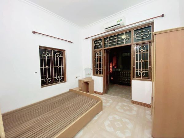 Gia đình mình chuyển nhà nên có nhà cho thuê ở Định Công Thượng