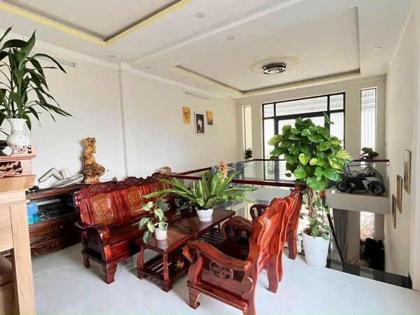 Nhà 1 mê Y MOAN kinh doanh được giá chỉ 2ty450