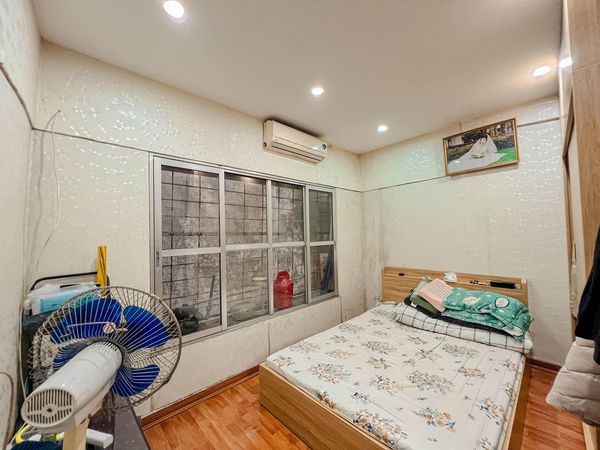 CẦN BÁN CĂN HỘ TẬP THỂ PHỐ TÔN ĐỨC THẮNG - 2 NGỦ - TRUNG TÂM ĐỐNG ĐA