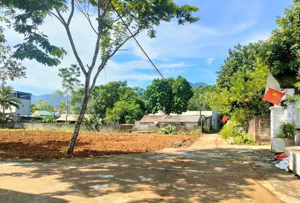 Gia đình tôi cần bán mảnh đất trung tâm thị trấn Hàng Trạm_Yên Thuỷ_Hoà Bình