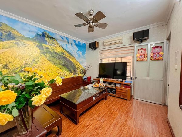 CẦN BÁN CĂN HỘ TẬP THỂ PHỐ TÔN ĐỨC THẮNG - 2 NGỦ - TRUNG TÂM ĐỐNG ĐA