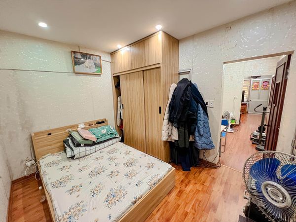 CẦN BÁN CĂN HỘ TẬP THỂ PHỐ TÔN ĐỨC THẮNG - 2 NGỦ - TRUNG TÂM ĐỐNG ĐA