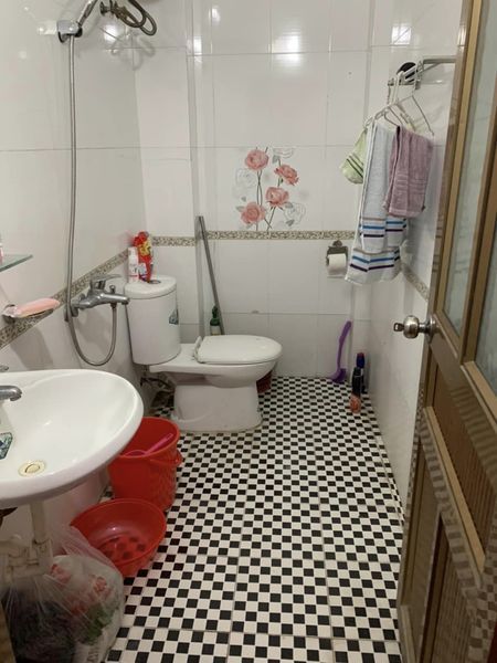 Còn phòng trọ mới trả to đẹp như hình, có ban công thoáng Mđ ngã 4 siêu thị BigC ninh binh.