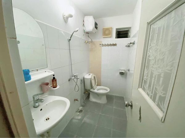 Gia đình mình chuyển nhà nên có nhà cho thuê ở Định Công Thượng