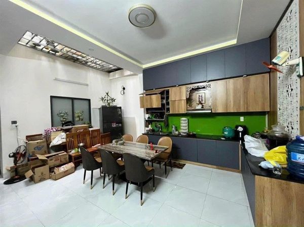 Nhà 1 mê Y MOAN kinh doanh được giá chỉ 2ty450