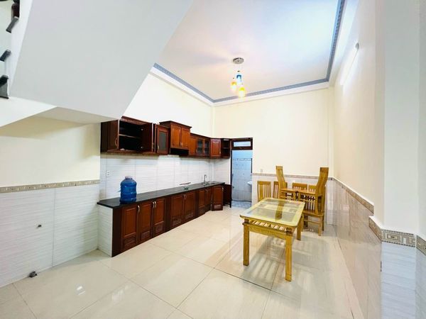 Giá:2ty950tr gặp chủ thương lượng Gần ngay Vincom plaza ngã tư 550 trung tâm tp Dĩ An BD