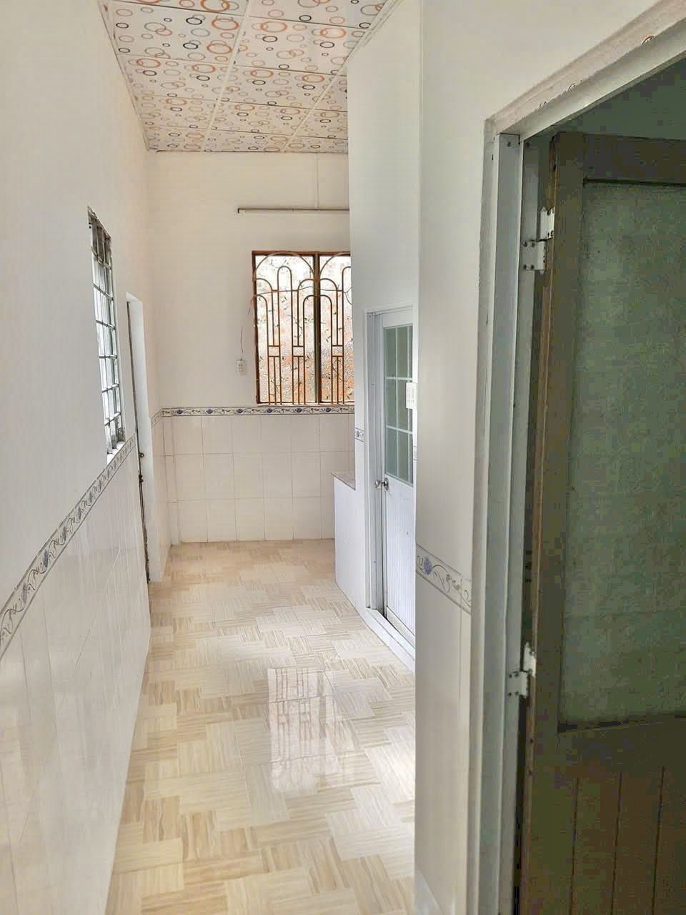 Cho thuê Trệt lầu 5 triệu/tháng- 2 Phòng ngủ, 3 toilet Hẻm 8, Đinh Tiên Hoàng, Ninh Kiều