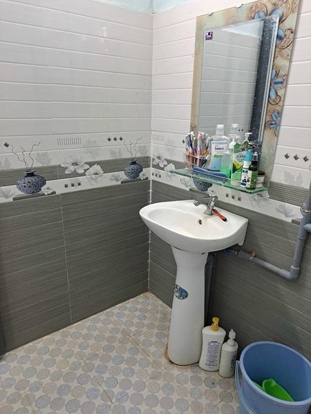 Chính chủ có việc cần Bán nhanh nhà cấp 4 mặt đường Phạm Văn Đồng phường TRẦN HƯNG ĐẠO