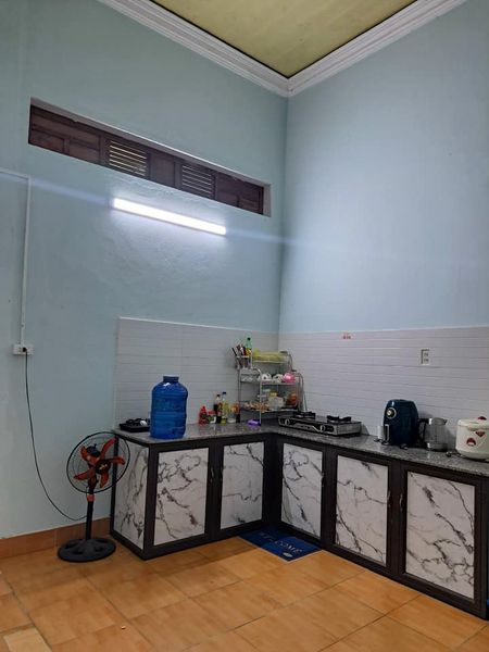 Chính chủ có việc cần Bán nhanh nhà cấp 4 mặt đường Phạm Văn Đồng phường TRẦN HƯNG ĐẠO